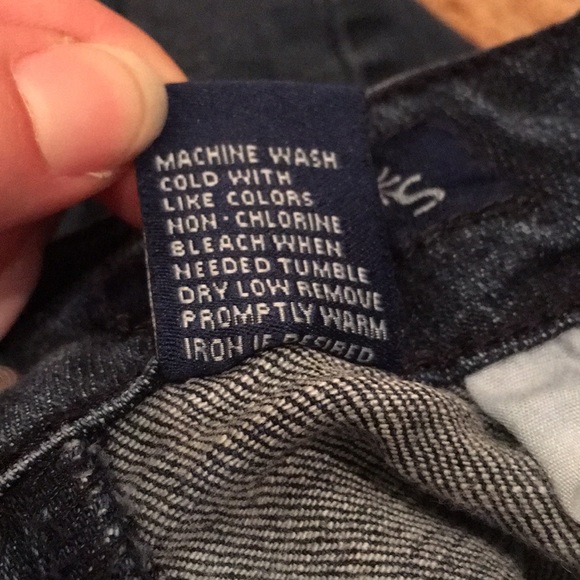 Cute stretchy jeans w/ pockets on front & back - Picture 5 of 5